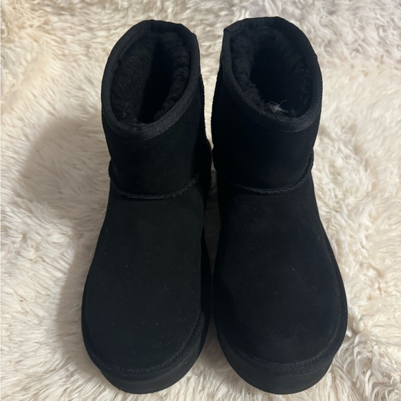 Ugg Classic Mini Platform Boot - Picture 4 of 6